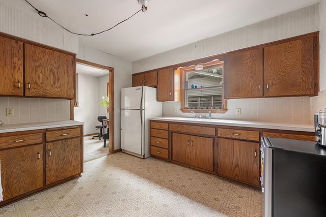 1838 N McComas Ave, Wichita, KS 67203