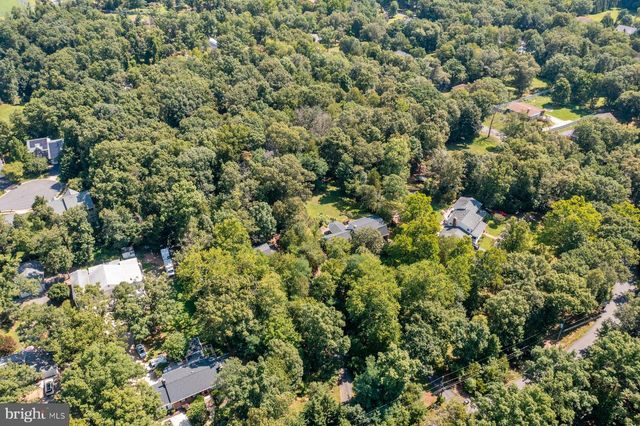 24 CEDAR DR, Sterling, VA 20164