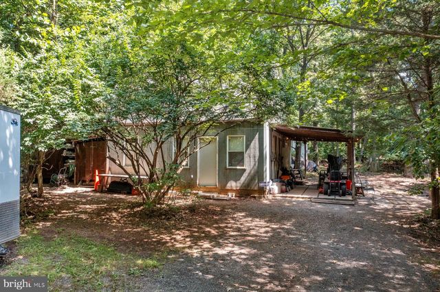 24 CEDAR DR, Sterling, VA 20164