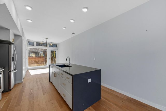 2002 E 7th ST 242, Austin, TX 78702