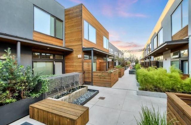 2002 E 7th ST 242, Austin, TX 78702