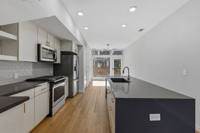 2002 E 7th ST 242, Austin, TX 78702