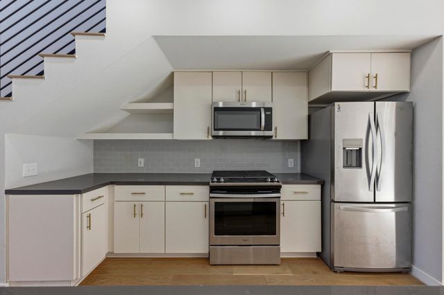 2002 E 7th ST 242, Austin, TX 78702