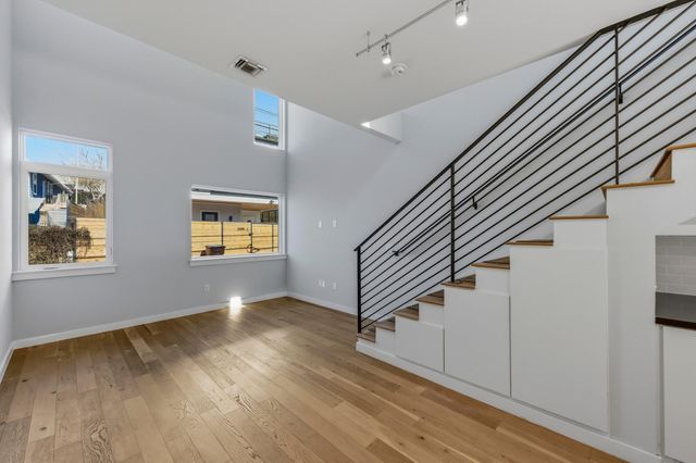 2002 E 7th ST 242, Austin, TX 78702