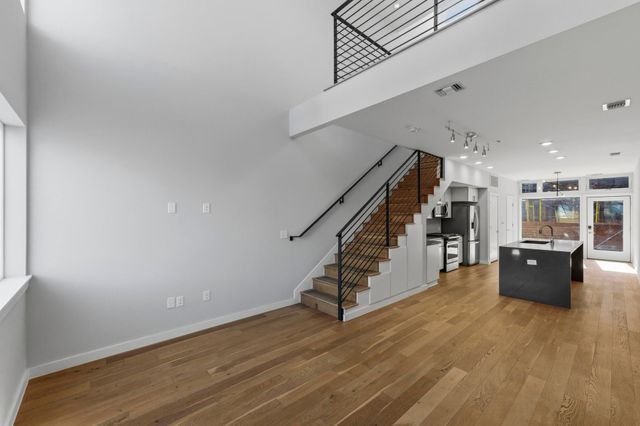 2002 E 7th ST 242, Austin, TX 78702