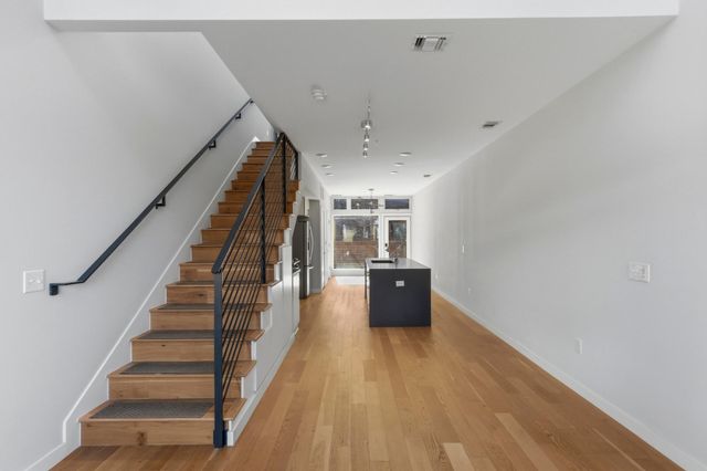 2002 E 7th ST 242, Austin, TX 78702