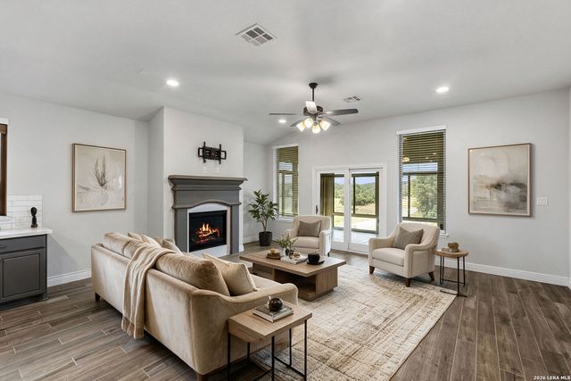 141 Mescalero, Boerne, TX 78006