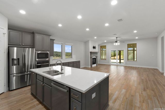 141 Mescalero, Boerne, TX 78006