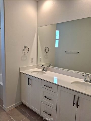 29458 UPPER CREEK Loop, Winchester, CA 92596