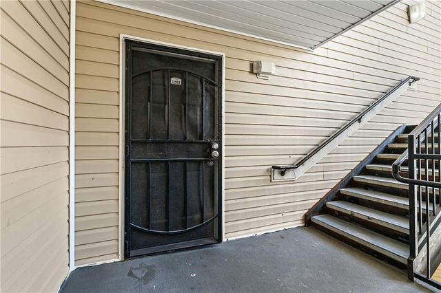 1202 Fairington Village Drive, Lithonia, GA 30038