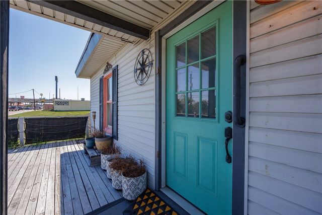 1002 Waldron, Corpus Christi, TX 78418