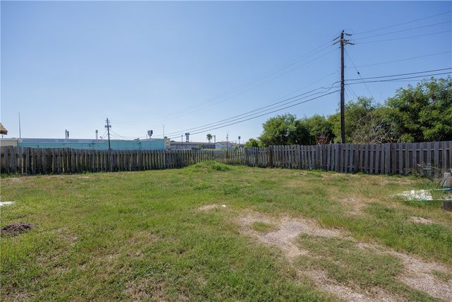 1002 Waldron, Corpus Christi, TX 78418