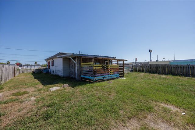 1002 Waldron, Corpus Christi, TX 78418