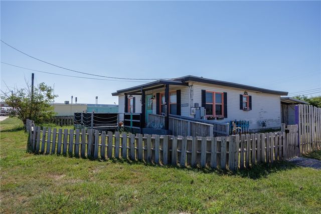 1002 Waldron, Corpus Christi, TX 78418