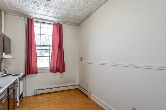 32 Noble Avenue, Westfield, MA 01085