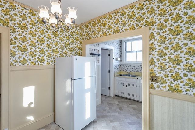 32 Noble Avenue, Westfield, MA 01085