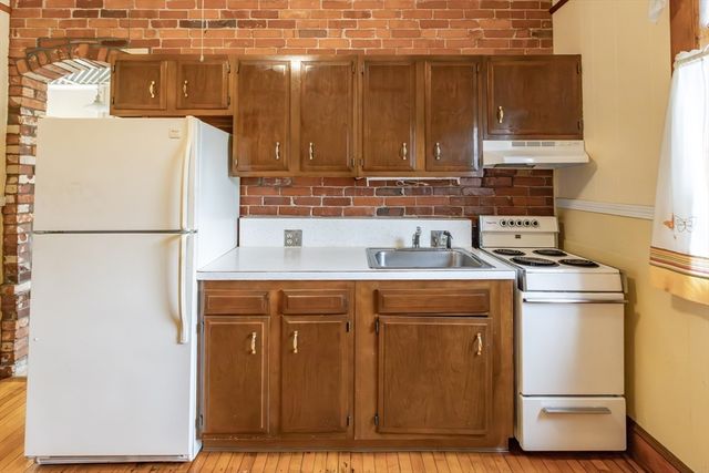 32 Noble Avenue, Westfield, MA 01085