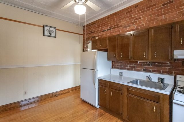 32 Noble Avenue, Westfield, MA 01085