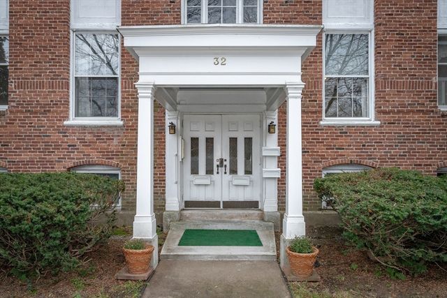 32 Noble Avenue, Westfield, MA 01085