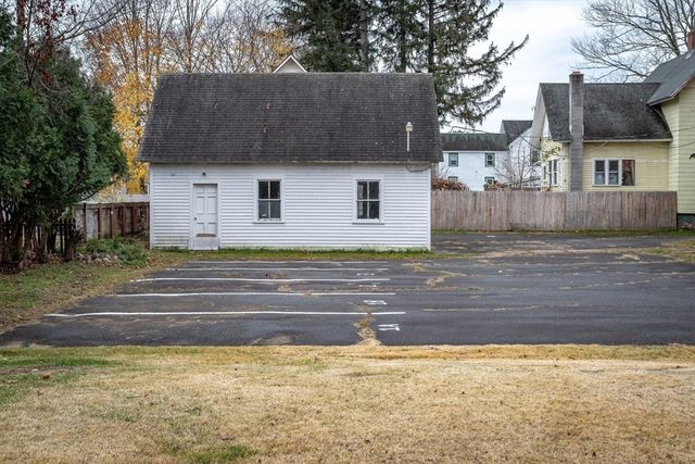 32 Noble Avenue, Westfield, MA 01085