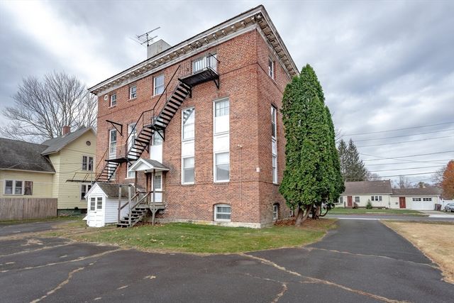 32 Noble Avenue, Westfield, MA 01085