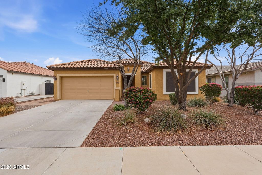 4551 N LUNA Road W, Litchfield Park, AZ 85340