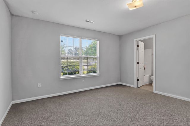 1860 Tamara Way, Spartanburg, SC 29301