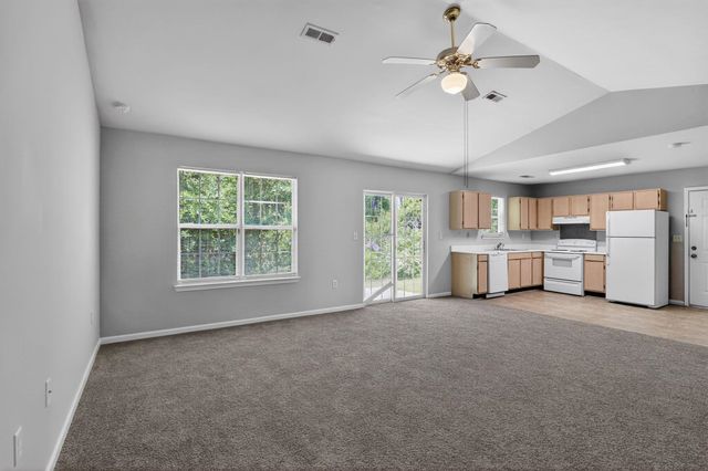 1860 Tamara Way, Spartanburg, SC 29301