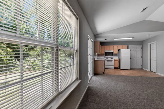 1860 Tamara Way, Spartanburg, SC 29301