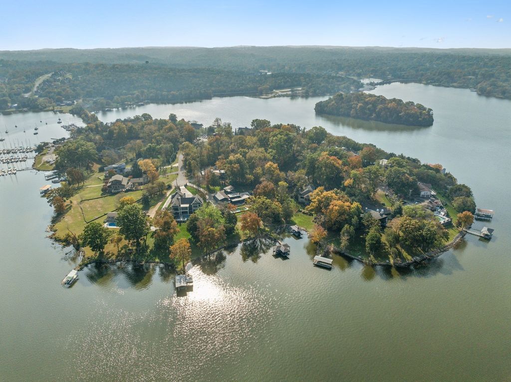 301 Anchor Ln, Old Hickory, TN 37138