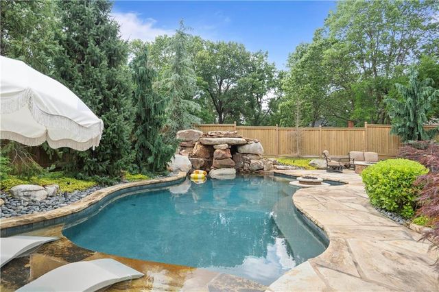 5217 Walmer Street, Mission, KS 66202