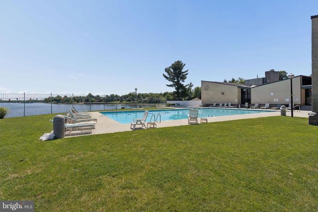 3119 S HARBOUR DR, Palmyra, NJ 08065