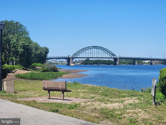 3119 S HARBOUR DR, Palmyra, NJ 08065