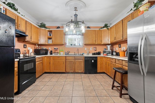 1602 E Railroad Street, Gulfport, MS 39501
