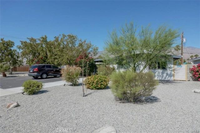 587 El Placer, Palm Springs, CA 92264