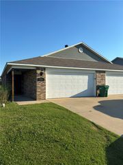 227 E Anabranch Court, Farmington, AR 72730