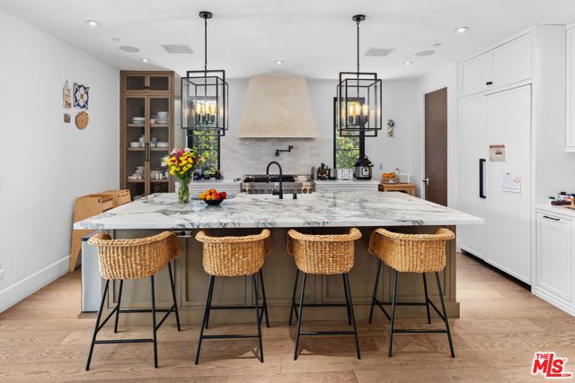 635 Seward Street, Los Angeles, CA 90004