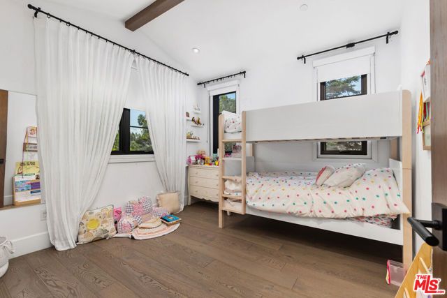 635 Seward Street, Los Angeles, CA 90004