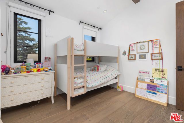 635 Seward Street, Los Angeles, CA 90004
