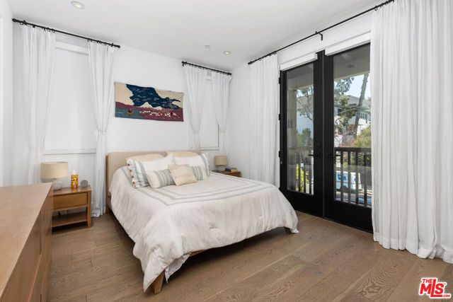 635 Seward Street, Los Angeles, CA 90004