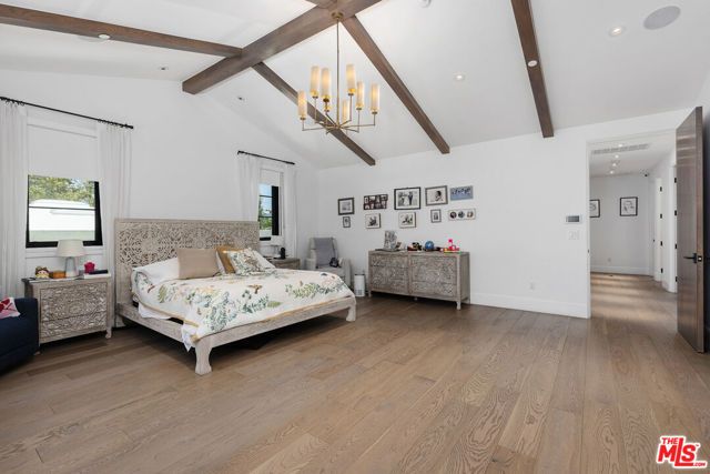 635 Seward Street, Los Angeles, CA 90004