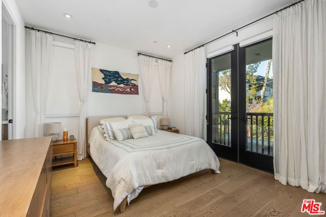 635 Seward Street, Los Angeles, CA 90004