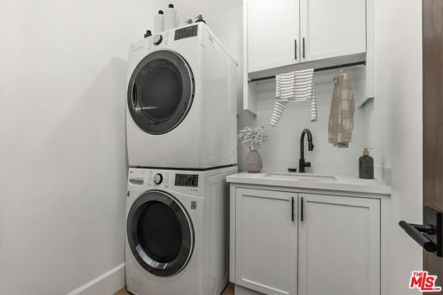 635 Seward Street, Los Angeles, CA 90004