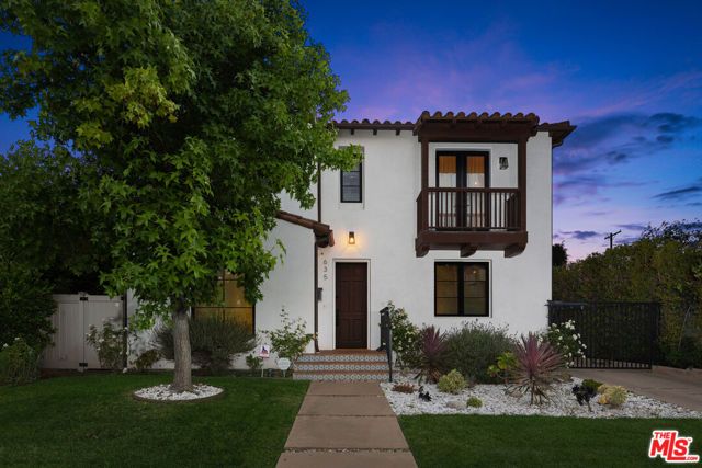 635 Seward Street, Los Angeles, CA 90004