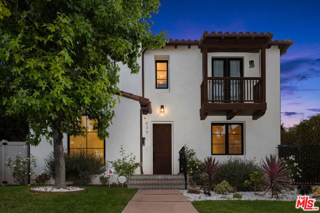 635 Seward Street, Los Angeles, CA 90004