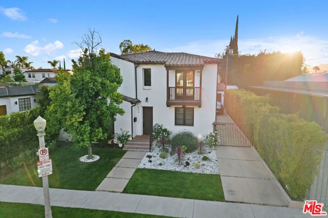 635 Seward Street, Los Angeles, CA 90004