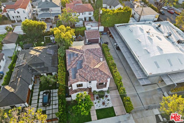 635 Seward Street, Los Angeles, CA 90004