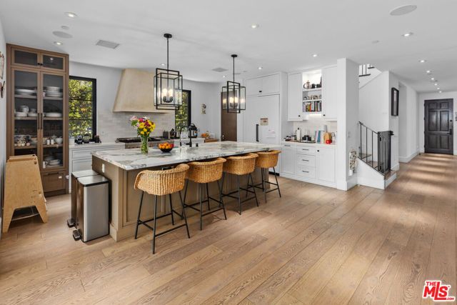 635 Seward Street, Los Angeles, CA 90004