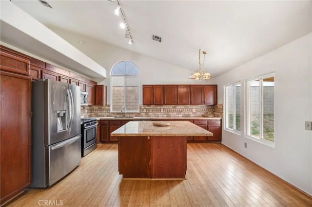 3227 Willowbrook, Palmdale, CA 93551