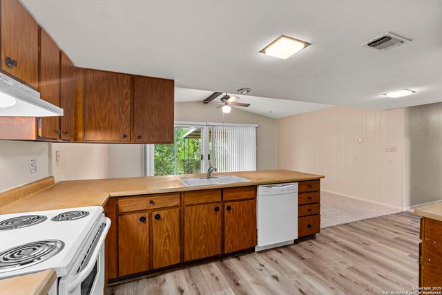 538 Shin Oak, Live Oak, TX 78233